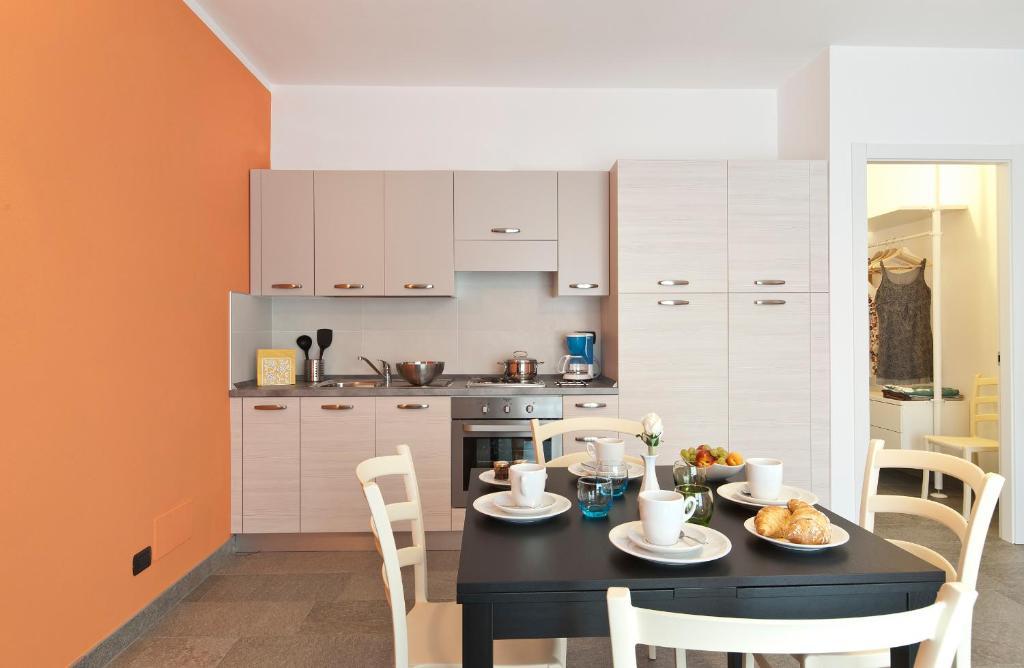 Helianthus Residence Cannero Riviera Rum bild