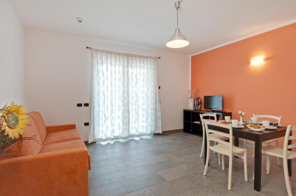 Helianthus Residence Cannero Riviera Rum bild